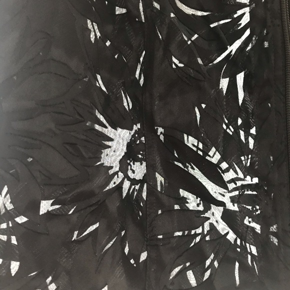 Floral Blouse - Picture 6 of 8